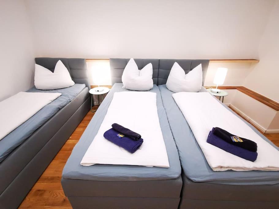 Inval By Rockchair L Superhost Status L 2 Bedrooms Boxspringbeds 2 Bathrooms In Center 