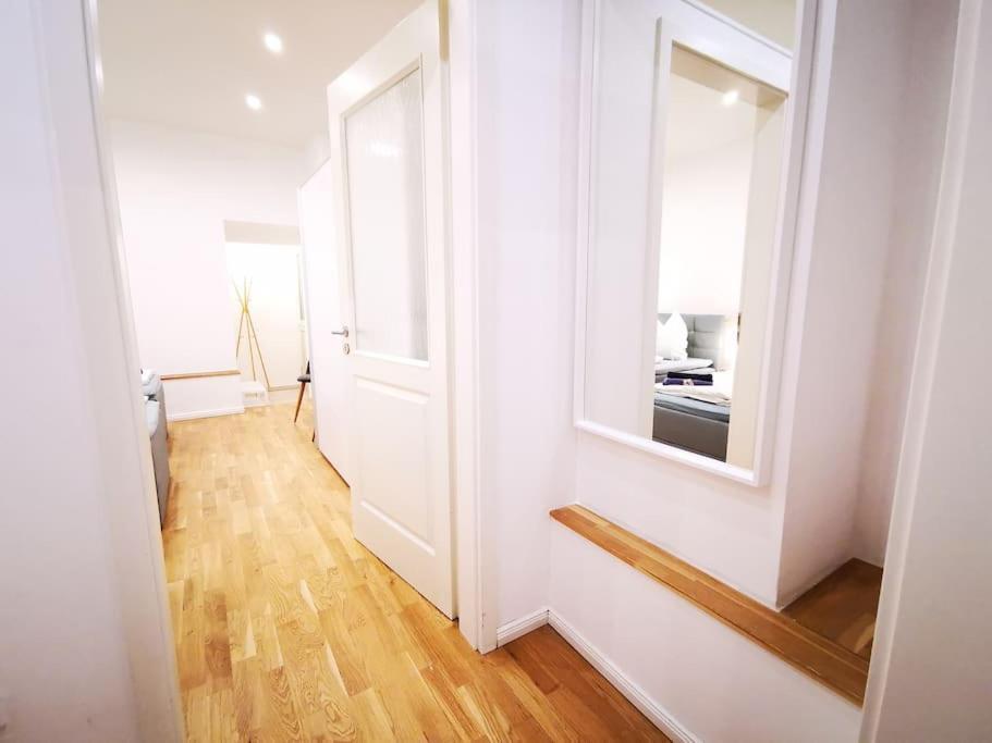 Inval By Rockchair L Superhost Status L 2 Bedrooms Boxspringbeds 2 Bathrooms In Center 