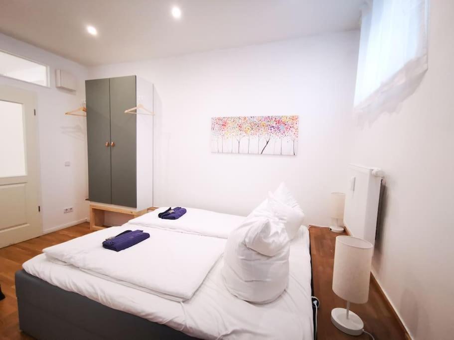 Inval By Rockchair L Superhost Status L 2 Bedrooms Boxspringbeds 2 Bathrooms In Center 