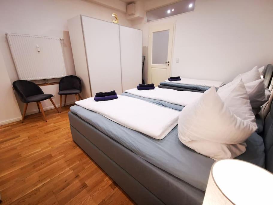 Inval By Rockchair L Superhost Status L 2 Bedrooms Boxspringbeds 2 Bathrooms In Center 